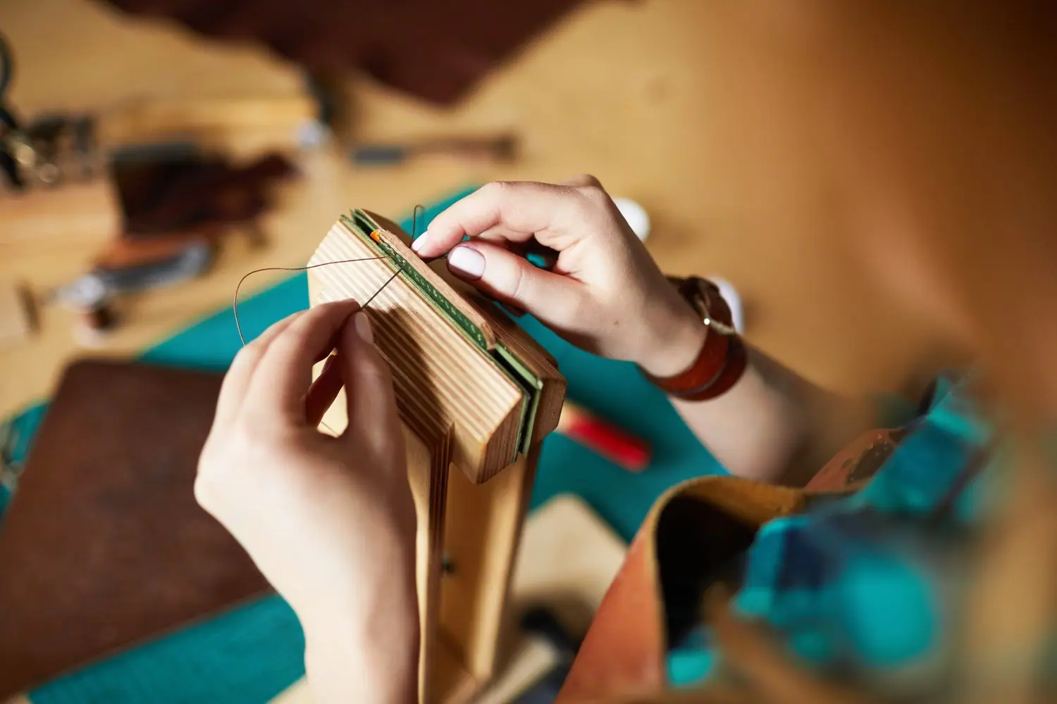 Handmade prezenty dla miłośników książek - inspiracje